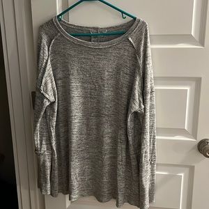 Heather light grey Easal sweater tunic. Size L